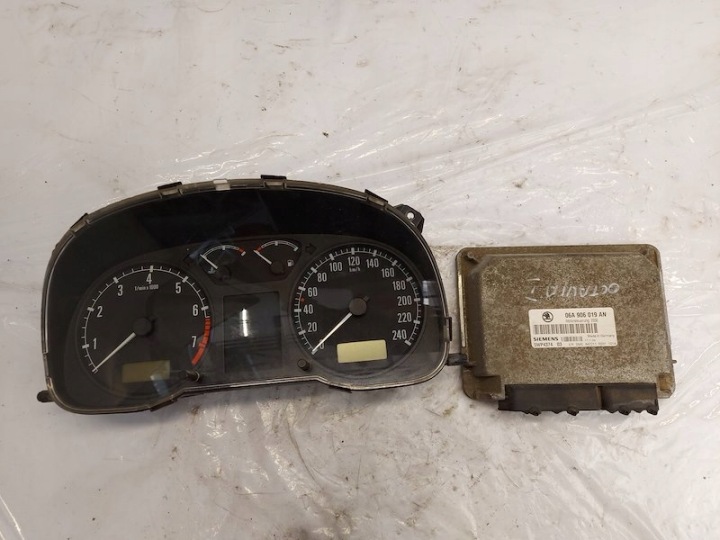 фото №15, Комплект стартовый компьютер спидометр 06a906019an skoda octavia i 1u2 1.6 8v
