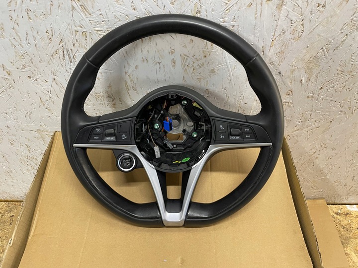 фото №1, Alfa romeo stelvio кермо шкіряний багатофункціональна