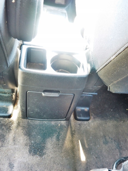 фото №6, Mazda 5 2005-10 туннель средний бардачок