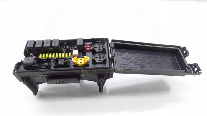фото №1, Коробка предохранителей jeep commander 04692114ac