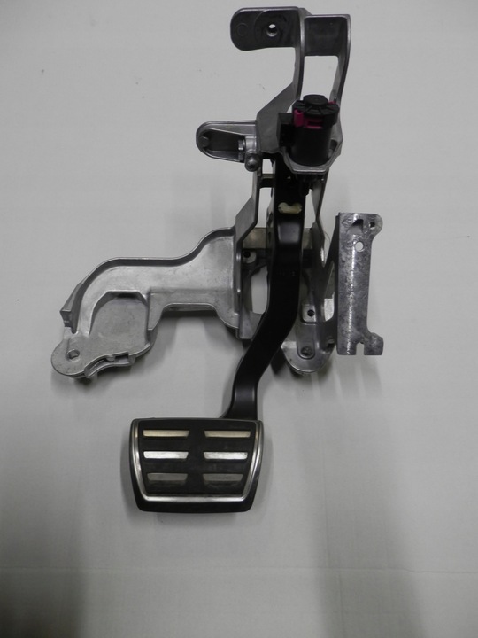 фото №1, Audi a8 s8 d4 педаль тормоза каркас 4h1723140c