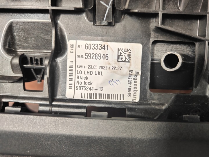 фото №9, Bmw x1 u11 оригінальна торпедо роздавальна консоль капот чорна шкіра hud
