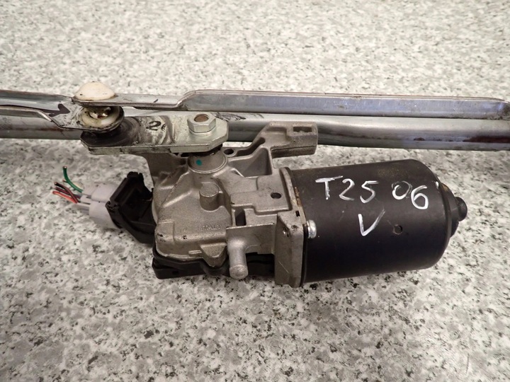 фото №2, Toyota avensis t25 02-08 механизм моторчик дворник передних