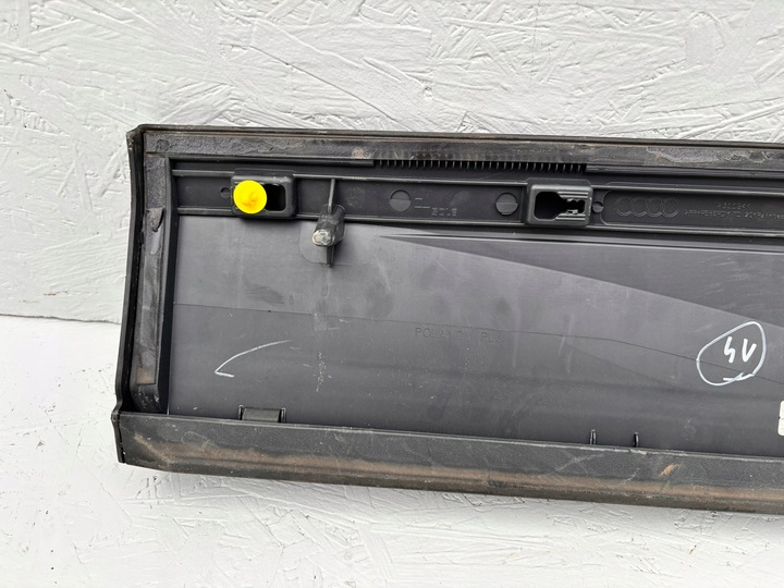 фото №8, Audi q8 планка na двері праві перед 4m8853970a