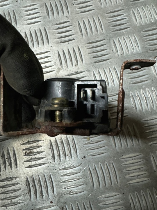 фото №7, Амортизатор замка двері праві зад mitsubishi pajero ii mb669754 2pin