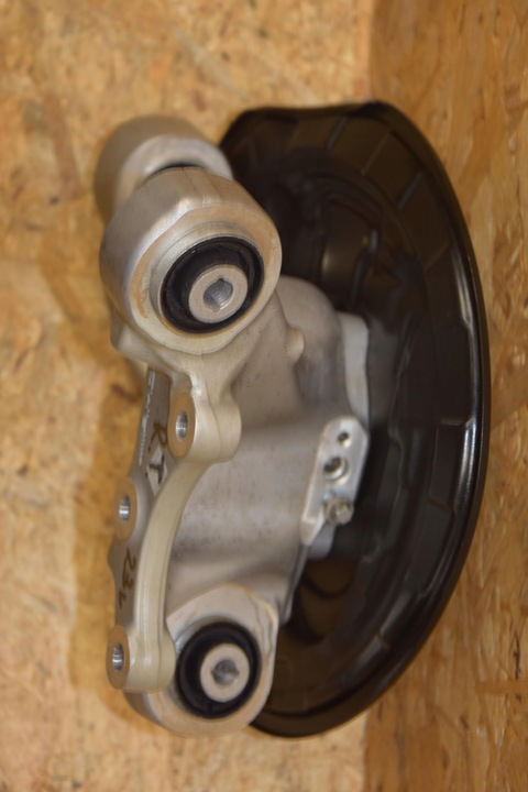 фото №12, Поворотна опора ступиця зад l/p mercedes a-klasa w177 23r amg 9tyśkm a2473340500