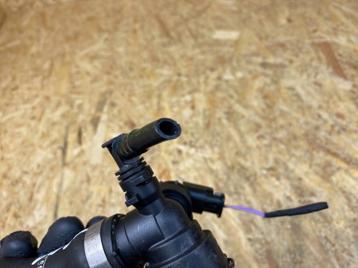 фото №10, Шланг труба шланг води mercedes eqa eqb w247 h247 a2438304100