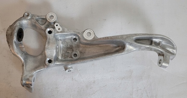 фото №4, Поворотный кулак левая перед mercedes c-klasa w206 v 2021