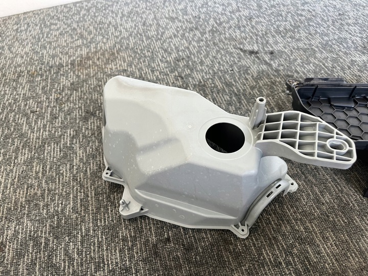 фото №8, Audi a7 c7 s line 3.0 tdi 2011r корпус крышка коробка предохранителей оригинал