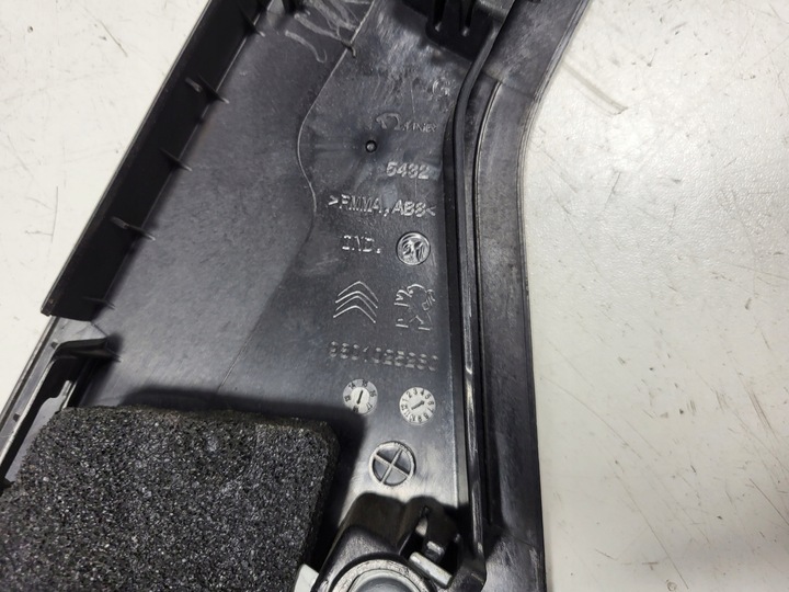 фото №8, Peugeot 308 2019 ліва сторона планка / прокладка скла двері задніх