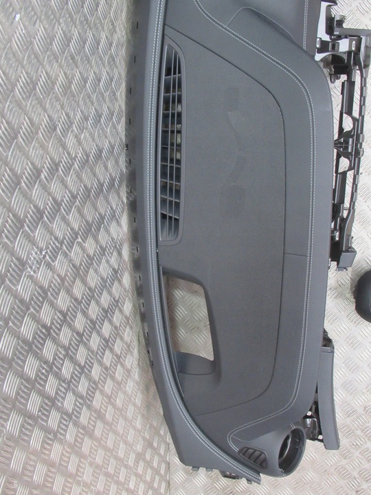 фото №16, Консоль кожа подушка безопасности ремни mercedes gt x290 w290 290 4-door amg оригинал