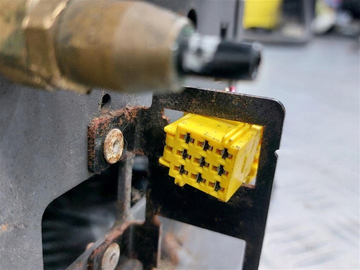 фото №11, Сидіння переднє лівий volvo fh 12 / 13 пневматика 02-09 r