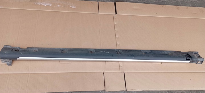 фото №1, Dacia sandero i планка накладка порогова права 764365586r