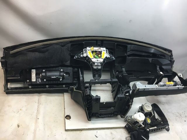 фото №5, Mercedes w204 панель роздавальна ремені подушки