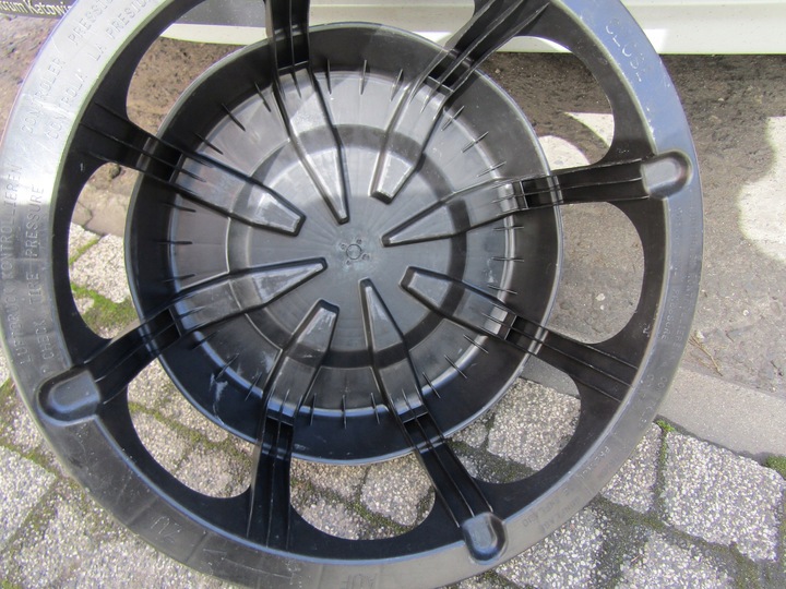 фото №4, 2 mercedes w210 корзина крышка защита na колесо запасное + винт крепежная