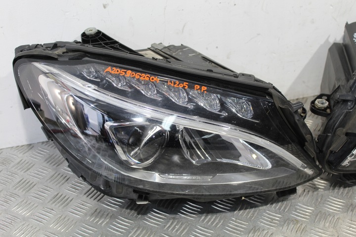 фото №1, Лампа права правий перед led c-klasa w205 a2059062604