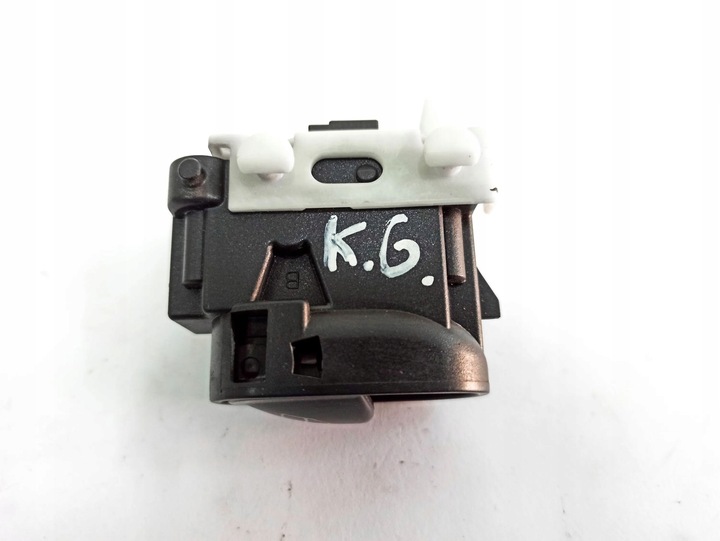 фото №10, Mercedes-benz c w203 2004 зад сторона левая панели управление, переключатели