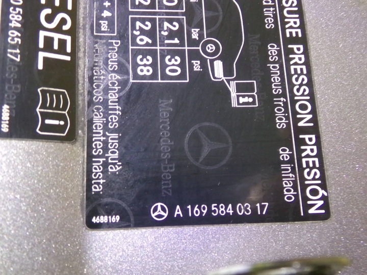 фото №6, Кришка заливання пального mercedes-benz a w169 a0005846517 код lak: 748 nr101