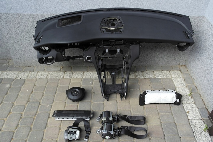 фото №1, Mercedes w205 c подушка безпеки ремені панель консоль капот pulpit полиця pas