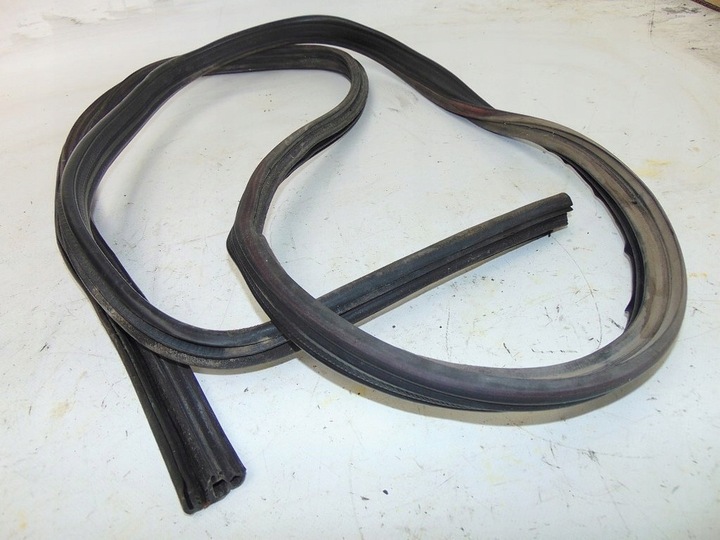 фото №2, Vw golf ii mk2 5d 91r прокладка двері зад праві