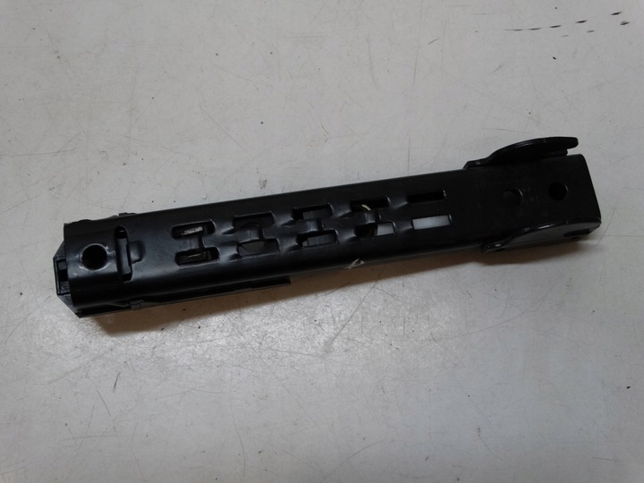 фото №1, Крепление шина ремня правая octavia ii 1t0857819