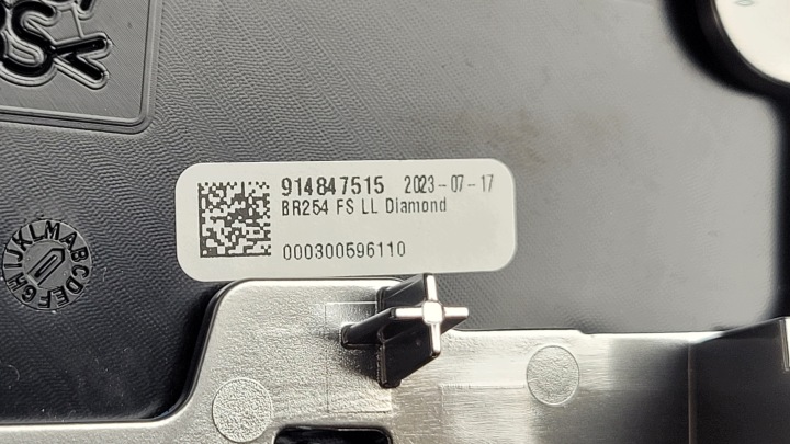 фото №10, Mercedes w254 x254 glc 300de 23r молдинг декоративная dekor панели a2546802505