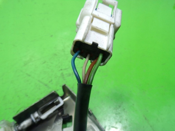 фото №7, Ford mondeo mk3 замок задньої кришки багажника 2s7143102ac