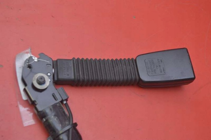 фото №8, Натягувач застібка ременя праві перед 4m51-a61208-aj ford focus mk2 08-11