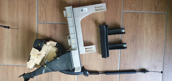 фото №1, Замок двері лівий зад 5pin stelvio 2018r 50536550