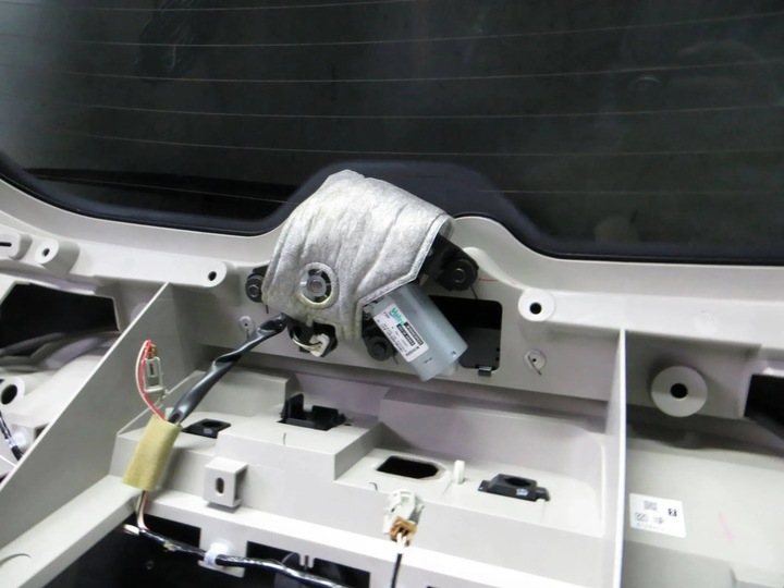 фото №12, Nissan x-trail t32 крышка багажника ean 14-