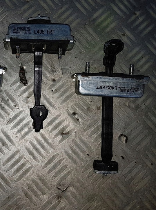 фото №1, Range rover vogue l405 обмежувач двері лівий