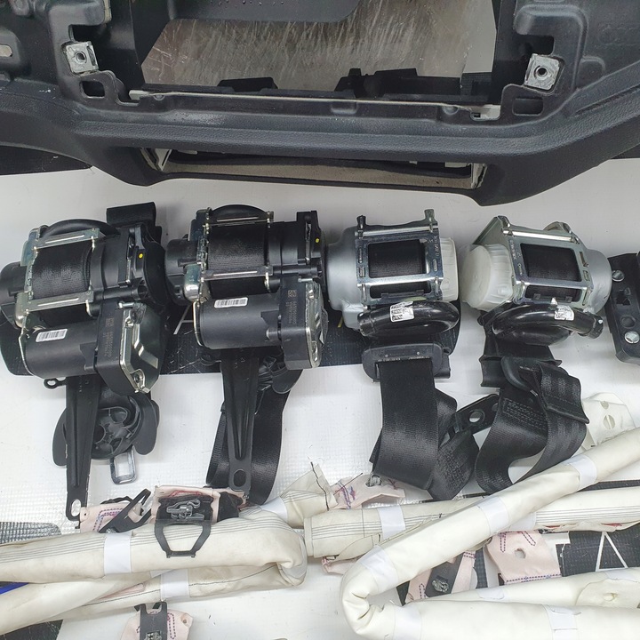 фото №7, Q3 83a панель консоль подушки ремені подушка безпеки