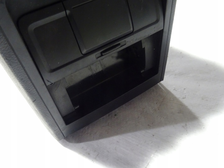 фото №9, Подлокотник туннель средний решётки воздуховод зад vw passat b6 3c0 3c0863319l