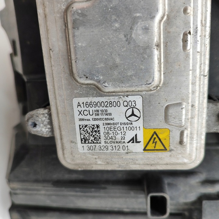 фото №9, Mercedes-benz c w204 2012 правая сторона лампа передняя