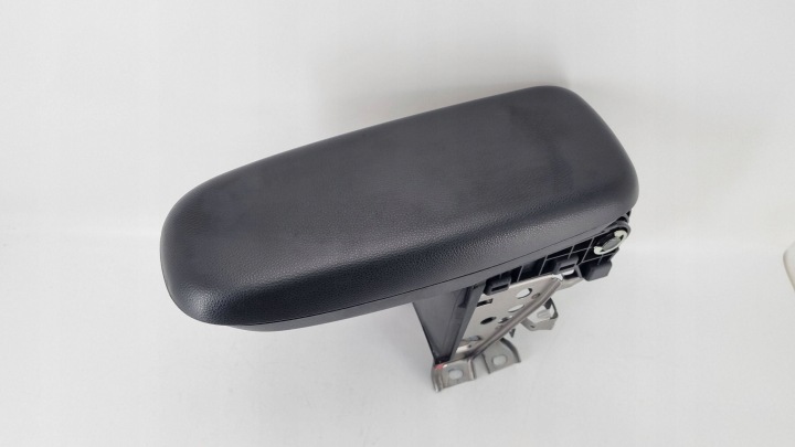 фото №5, Підлокітник консолі перед toyota yaris cross pod