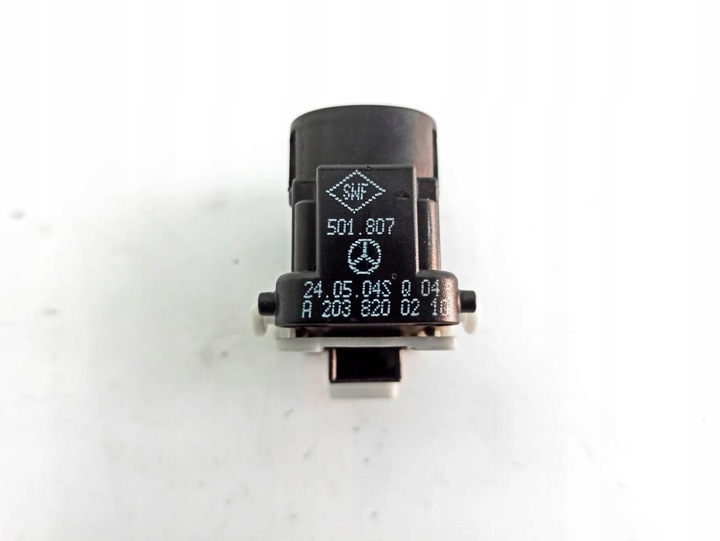 фото №13, Mercedes-benz c w203 2004 зад сторона правая панели управление, переключатели