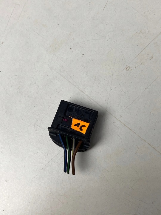 фото №8, Штекер лампы зад задней volkswagen golf v 4pin audi seat skoda