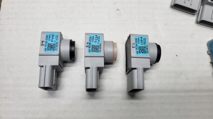 фото №10, Датчик парковка pdc hyundai kia оригинальный номер 95720-2s201 новый! белый оригинал !!!