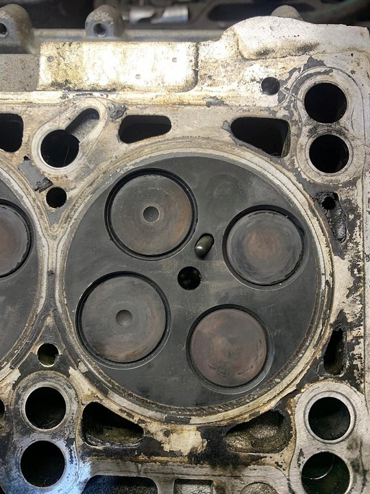 фото №8, Головка двигуна права вали audi a8 d2 3.3 tdi 225km