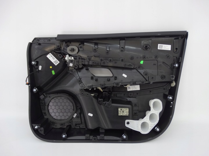 фото №8, Peugeot 2008 ii gt line 19- боковина дверь обивка