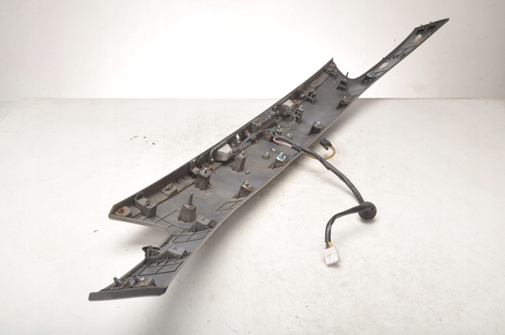 фото №11, Kia carens iv накладка планка кришки 87310-a4100