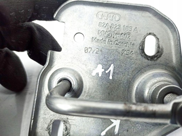 фото №15, Засувка безпеки капота audi a1 sportback gba 82a823185a 1.0l
