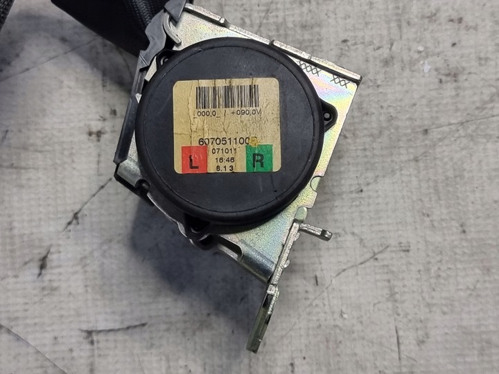 фото №8, Pas безопасности левый правый зад оригинальный номер 607051100b bmw серии 1 e87 07r
