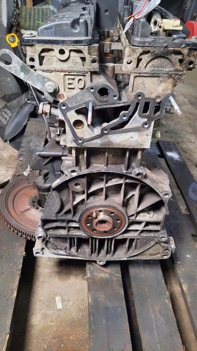 фото №8, Двигатель ew10 2.0 16v 136km citroen c5 00-04r измерение