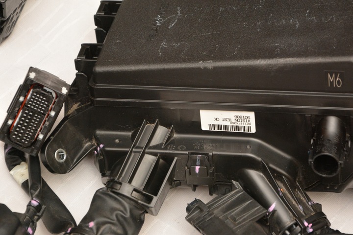 фото №13, Установка коробка запобіжників toyota chr повний led