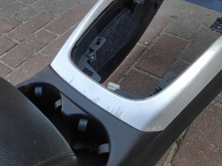 фото №9, Туннель средний подлокотник кожа uk audi q5 8r 8r0864981