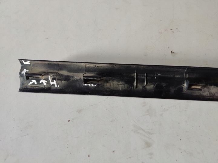 фото №11, Bmw 3 e36 1994 накладка пороговая дверь передних 8130497