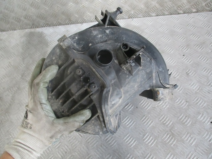 фото №8, Колектор впускний  vw golf v 1.6 b fsi 03-09r 03c129711f