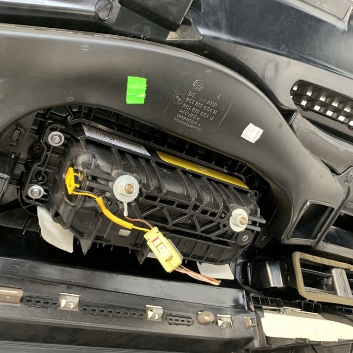 фото №10, Торпедо раздаточная капот консоль европа подушка подушка vw passat b6 3c 09r