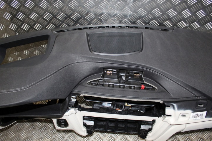 фото №9, Bmw f30 f32 f34 f36 рестайлинг панель раздаточная консоль